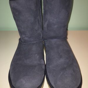 NEVER WORN Navy Blue Uggs with Brown Soul!